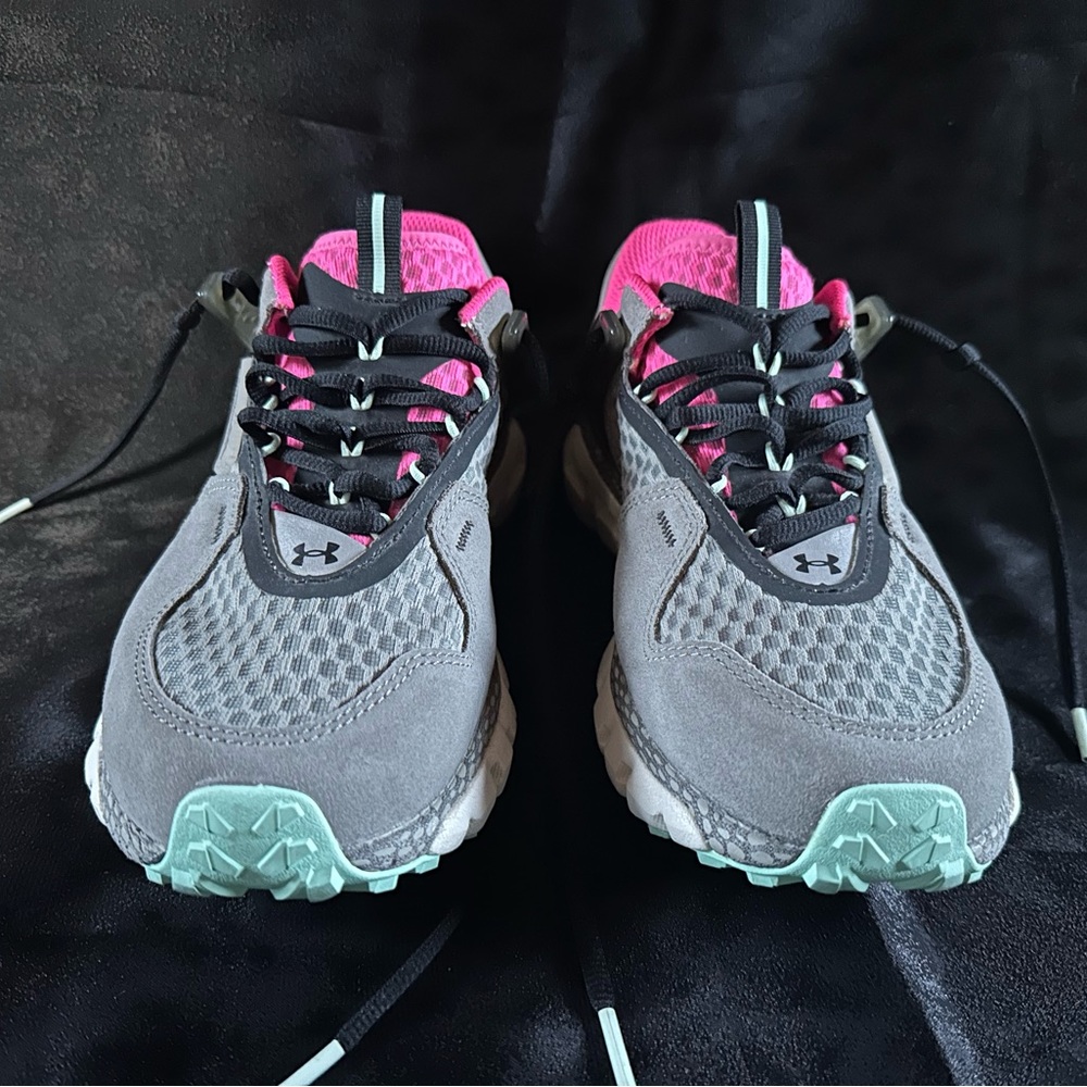 Under Armour HOVR Michelin Summit 3022579-309 Women’s 9 Men’s 7.5.
